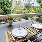 Most Iconic Area In Paris - Elegant Parisian Apartment